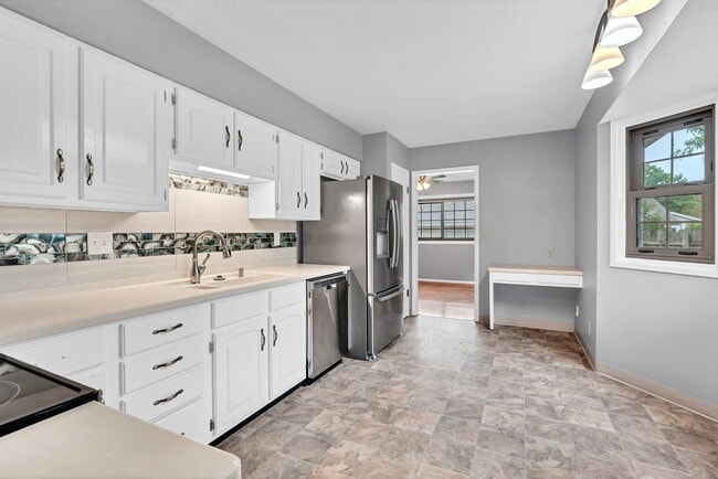 Building Photo - 1306 Brookfield Ln