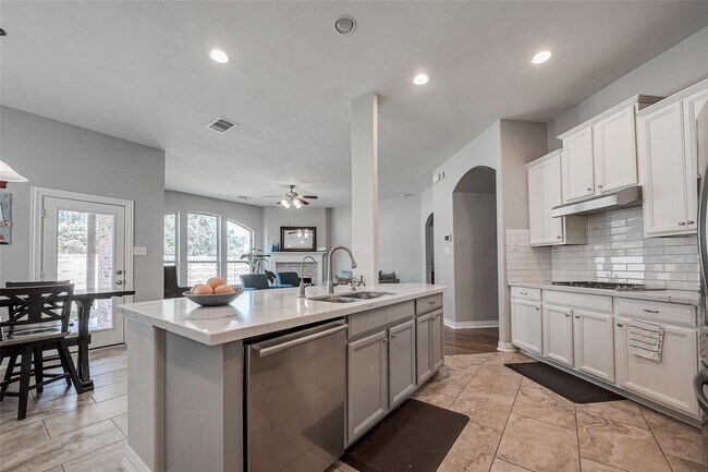 Building Photo - 28314 Calaveras Lake Dr
