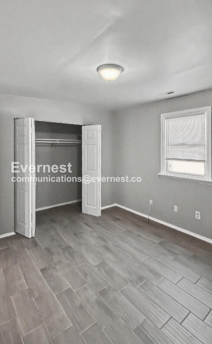 Building Photo - 1319 Minefee St