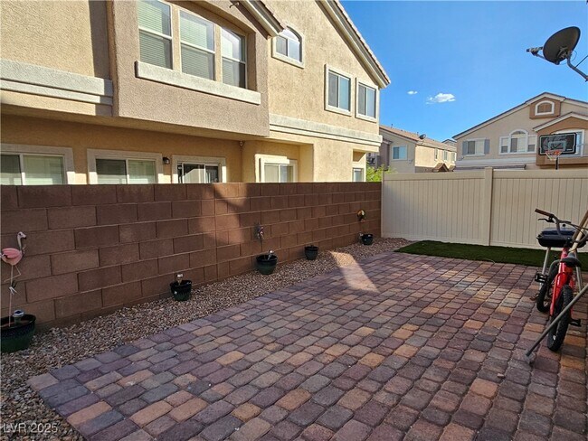 Building Photo - 5545 Dueces Wild Ct