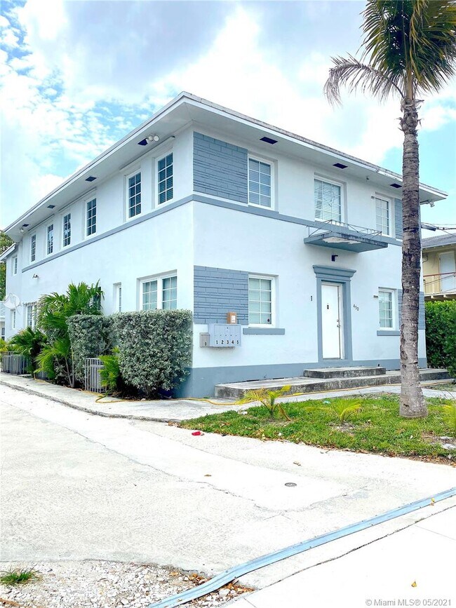 Building Photo - 450 NE 62nd St