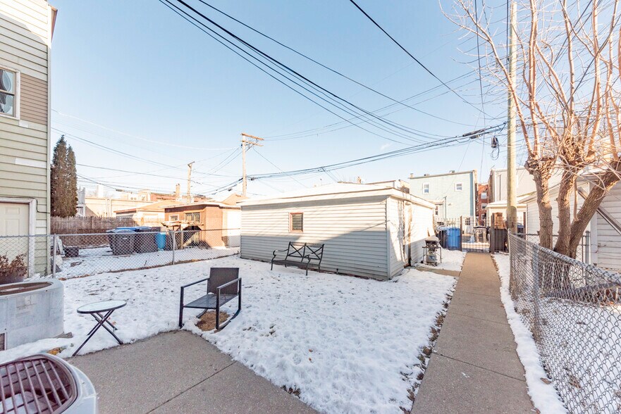 Building Photo - 4737 N Saint Louis Ave