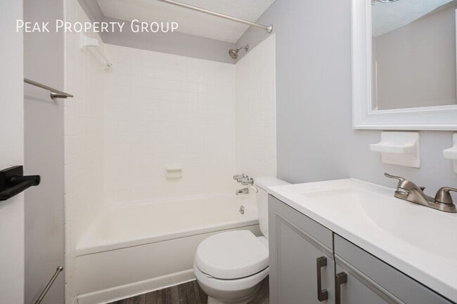 Building Photo - 6300 Montgomery Rd