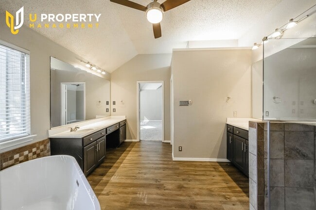 Building Photo - A Sweety Corner Home in Lewisville, Don't ...