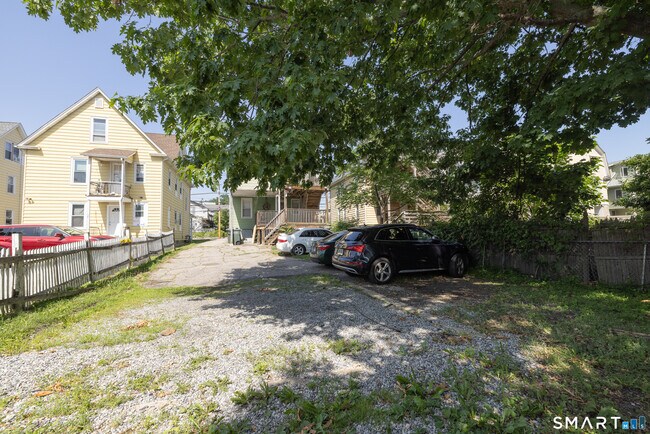 Building Photo - 793 Brewster St
