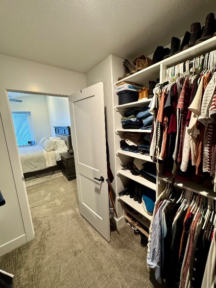 Building Photo - 1860 S Courtney Way