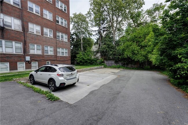 Building Photo - 1226 Park Ave