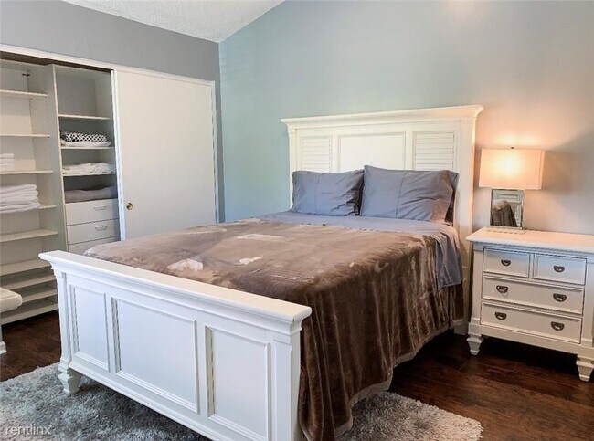 Building Photo - 3 br, 2.5 bath Townhome - 6728 Boca Pines Trl