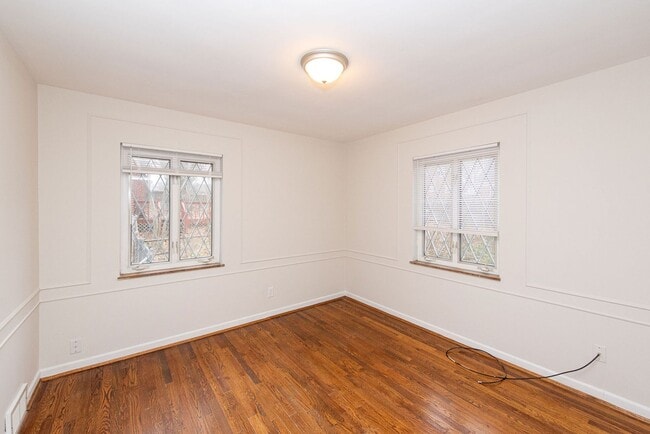 Building Photo - WESTWOOD - Freshly Updated & Move-In Ready! 4 bed 2.5 bath home