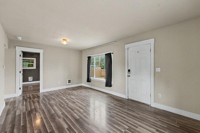 Building Photo - 14917 W Thorne Ln SW