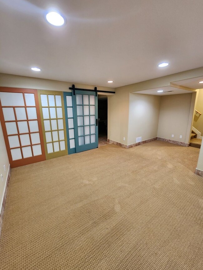 Building Photo - Exquisite Paired Home in Coal Creek Village