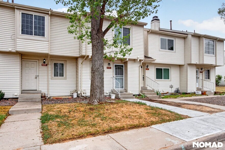 Building Photo - 4239 S Mobile Cir