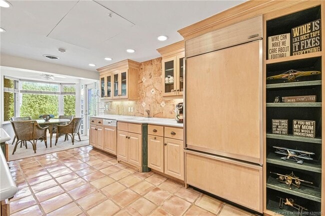 Building Photo - 229 Colony Rd