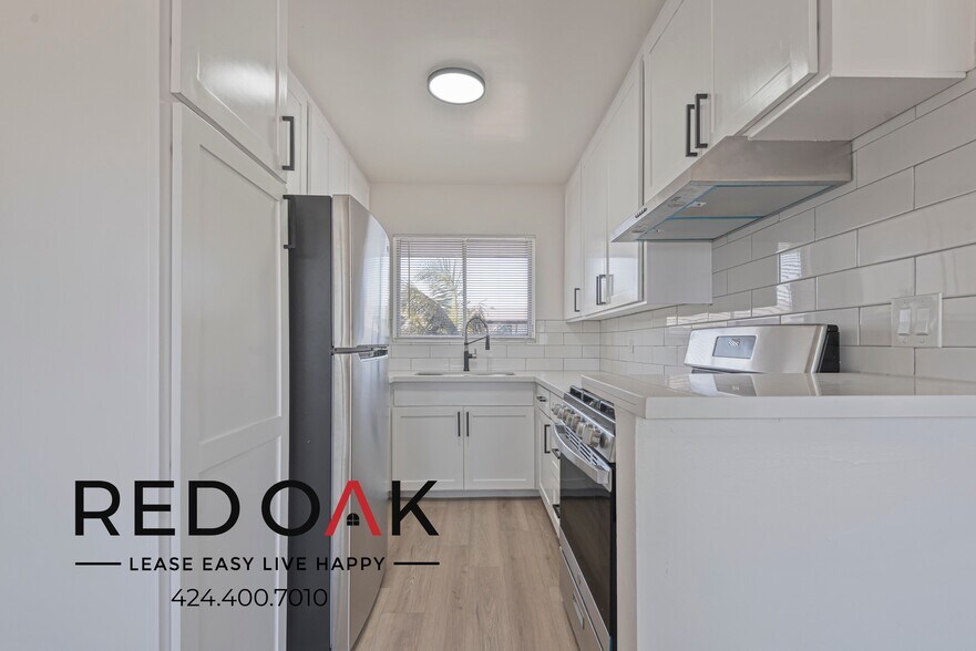 Building Photo - 3401 Ocean Park Blvd