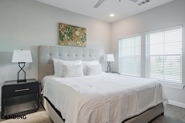 Building Photo - 5001 Willowgate Lp