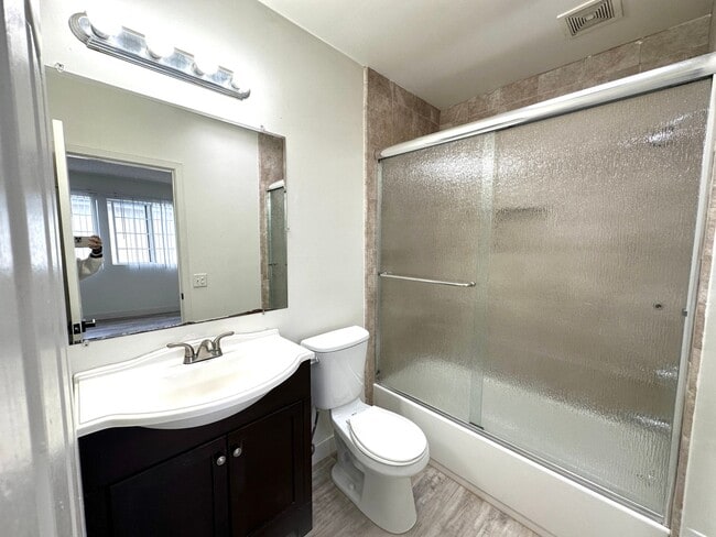 Building Photo - 12117 Pacific Ave