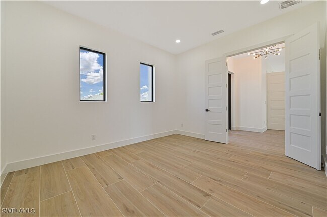 Building Photo - 106 NW 18th Pl