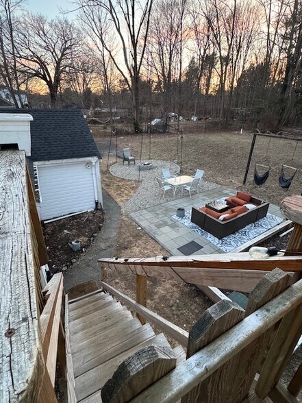 Building Photo - 368 N Elm St