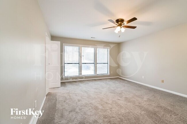 Building Photo - 8568 Kettering Dr