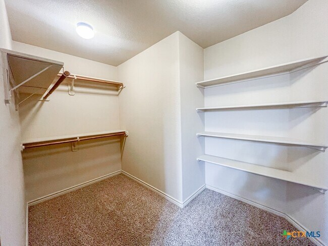 Building Photo - 700 Cosper Creek Dr