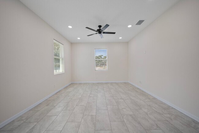 Building Photo - Brand New Home located in the heart of Tampa!