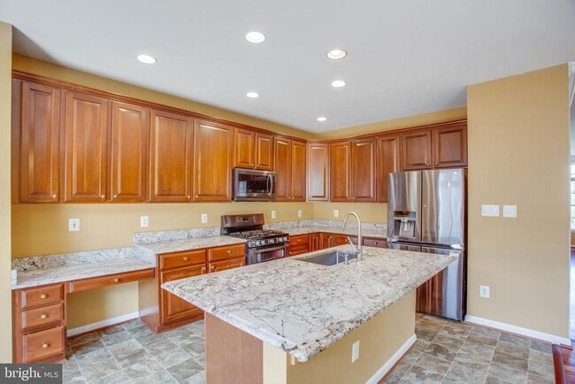 Building Photo - 13381 Sir Ramsay Way