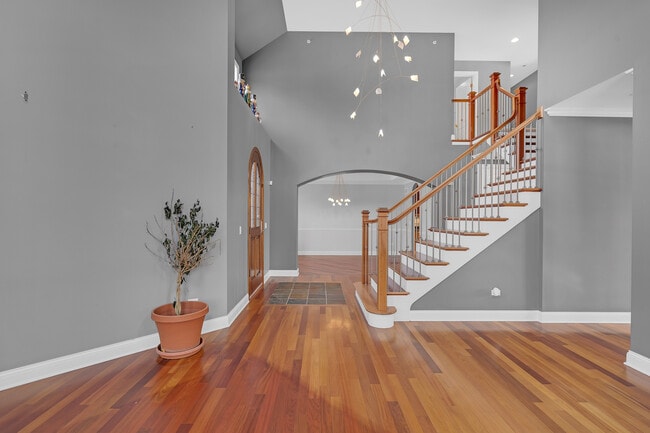 Building Photo - 7242 Greywall Ct