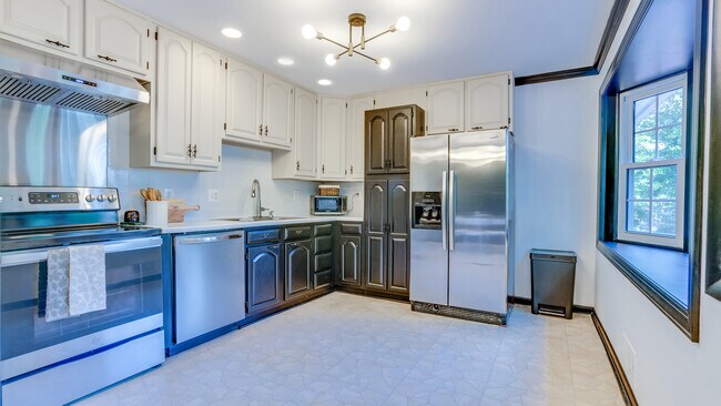 Kitchen - 15012 Olddale Rd