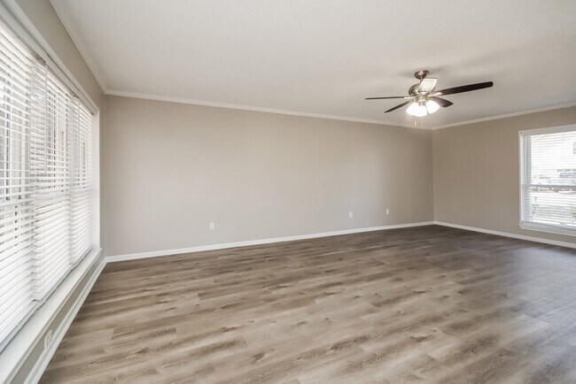 Building Photo - 17930 Cypress Spring Dr