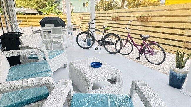 Building Photo - 60 SE Marlin Ave