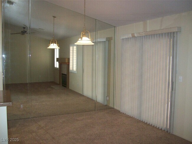 Building Photo - 5440 Red Sun Dr
