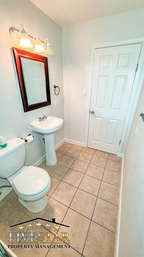 Building Photo - 3311 Camellia Dr