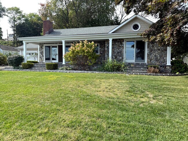 Primary Photo - 267 Weed Ave