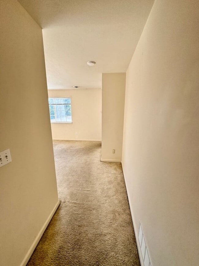 Building Photo - 3 Bedroom, 2 Bathroom 4-Plex