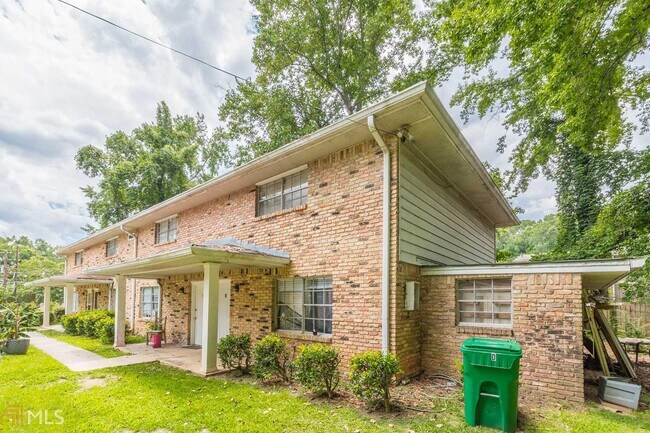 Building Photo - 990 Sexton Dr