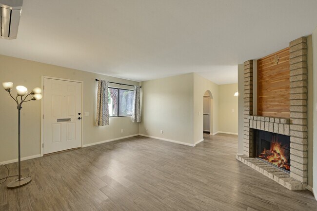 Building Photo - 900 N Harbor Blvd
