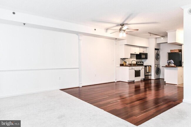 Building Photo - 1211 S Eads St