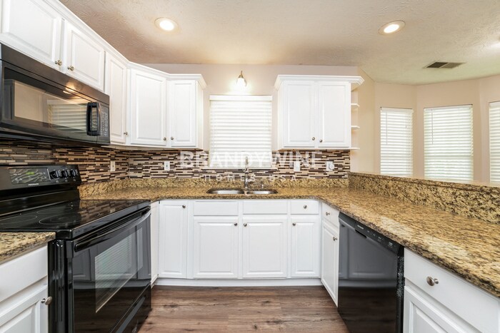 Building Photo - 115 Shelby Oaks Trail