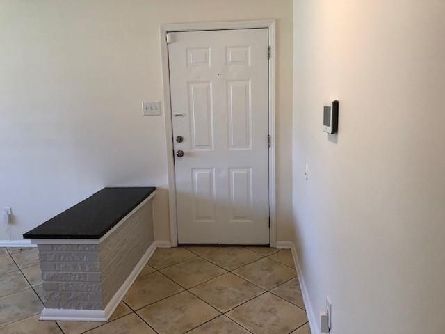 Building Photo - 708 Littledale Rd