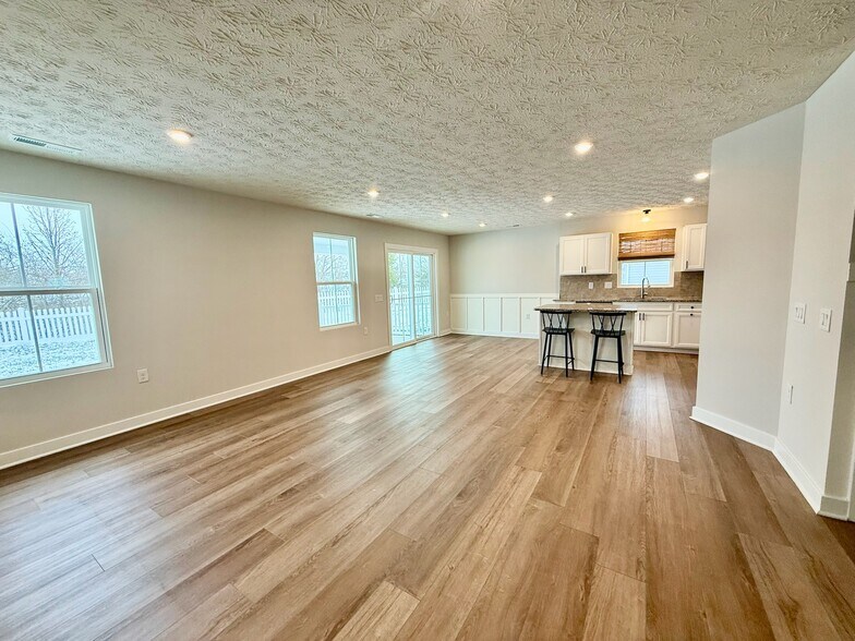 Building Photo - 1097 Arbor Dr