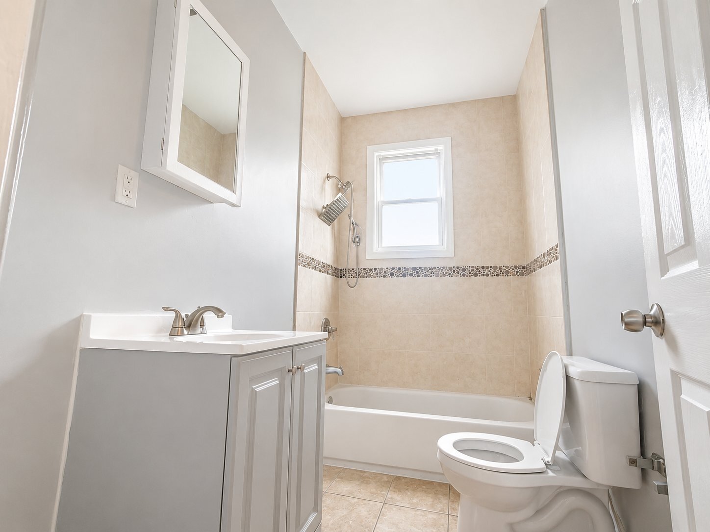 Building Photo - 294 S 7th St
