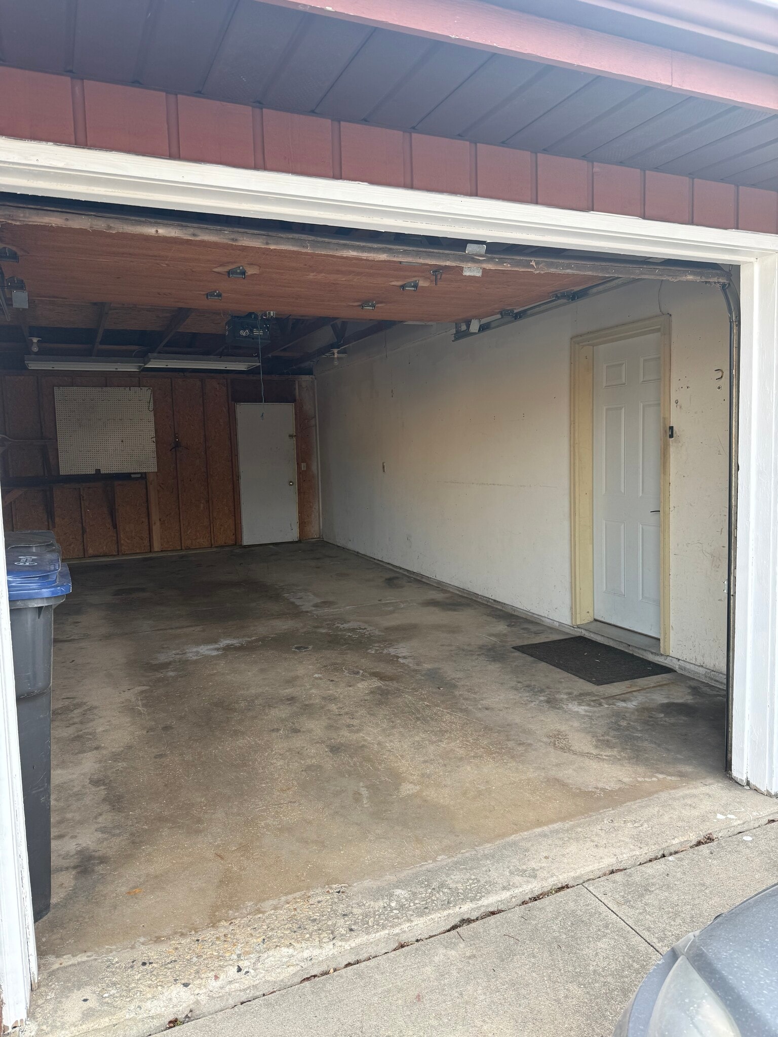 Building Photo - 261 Main St