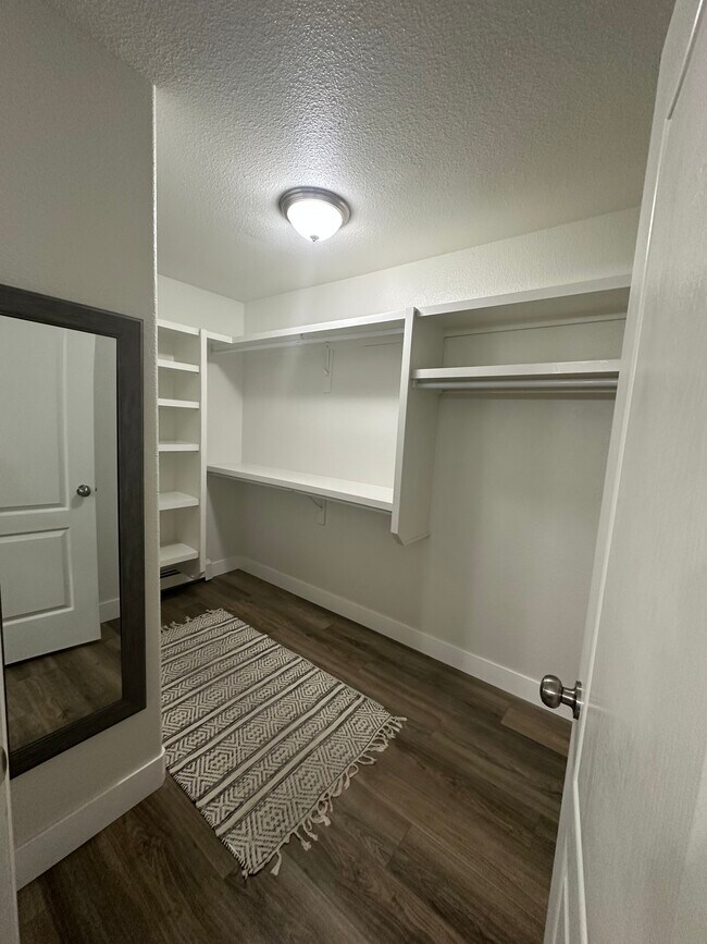 Building Photo - 2441 Roan Ridge Rd