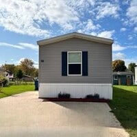 Building Photo - 99 Patrick Ct N