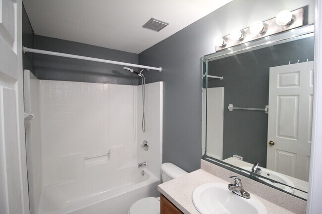 Building Photo - 709 Rostock Cir NW