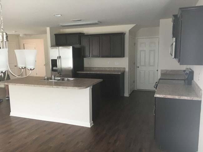 Building Photo - Doss Ferry Community in Kimberly Al  2 story house built 2017, 3 Bedroom, 2.5 bathroom house with...