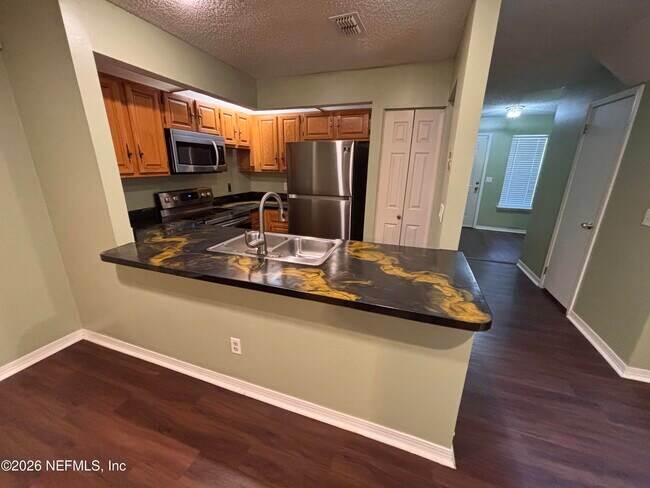 Building Photo - 8531 Sturbridge Cir W