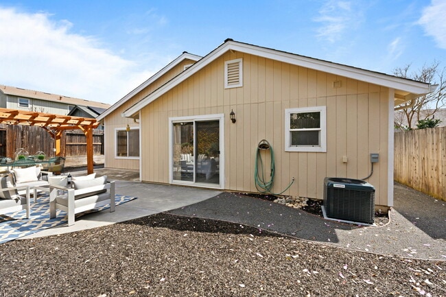 Building Photo - 111 Philip Dr
