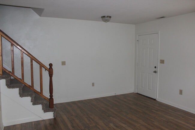 Building Photo - 800 Patrick Henry Dr