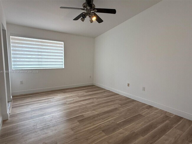 Building Photo - 7065 SW 164th Ct